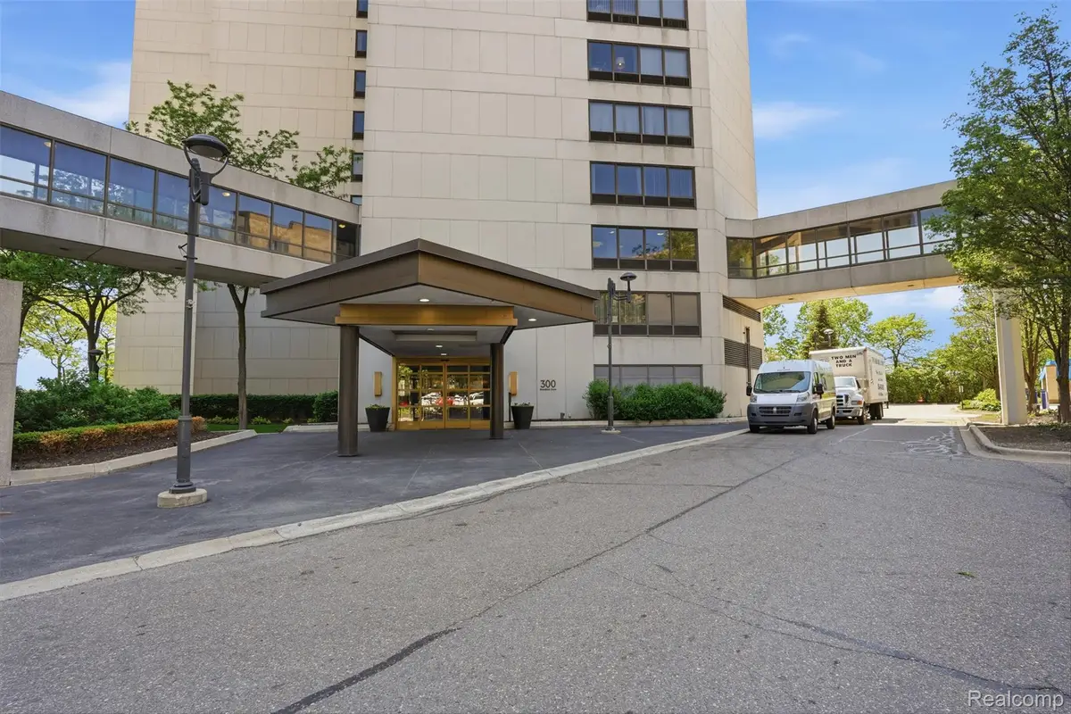 1001 W Jefferson Avenue #24D, Detroit, MI 48226 - #1