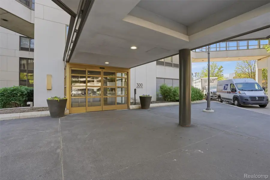 1001 W Jefferson Avenue #24D, Detroit, MI 48226 - #2