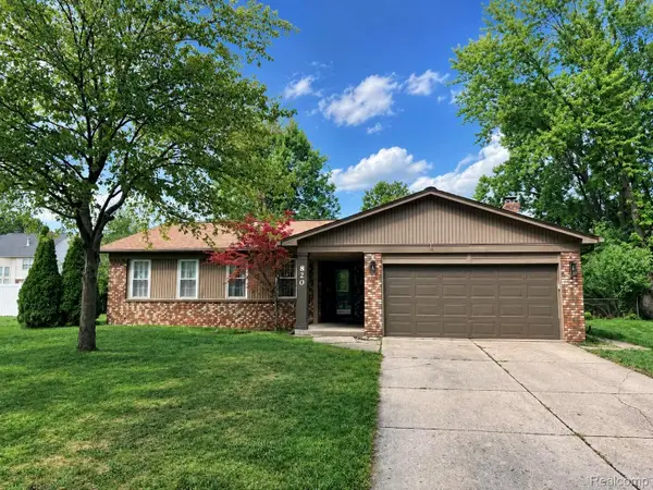 820 Huntsford Drive, Troy, MI 48084
