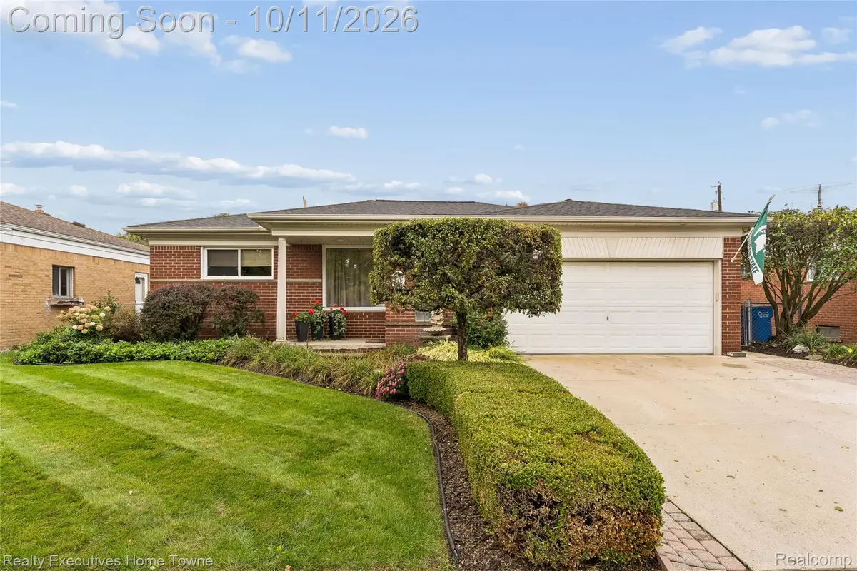11460 Applewood Drive, Warren, MI 48093 - #1