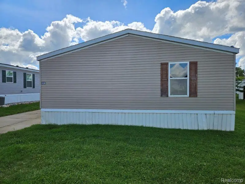 4286 Roxanne Lane, North Branch, MI 48461 - #3