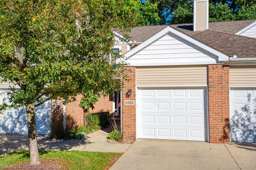 5575 Woodruff Shore Drive, Brighton, MI 48116 - #2