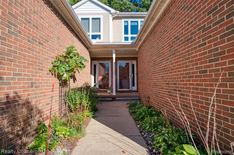 5575 Woodruff Shore Drive, Brighton, MI 48116 - #3