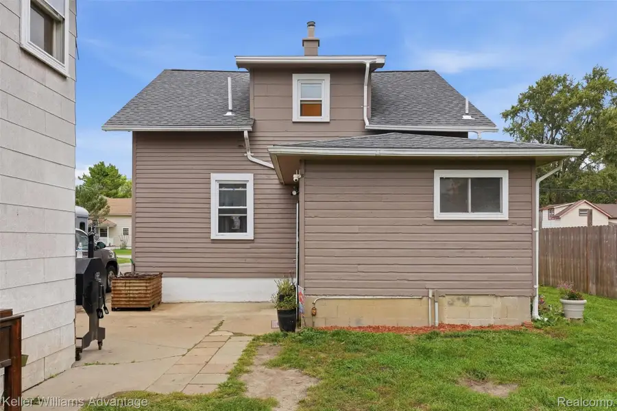 6658 S Huron River Drive, South Rockwood, MI 48179 - #3