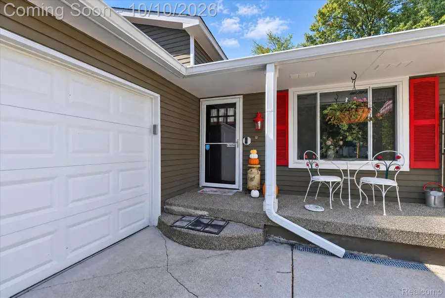 1364 Farmridge Avenue, Waterford, MI 48328 - #2