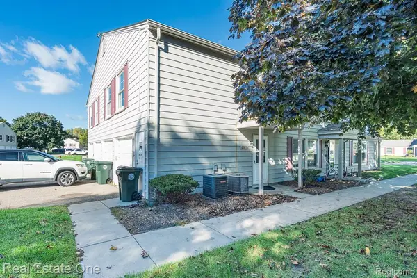 2987 Maplewood Court #D, LakeOrion, MI 48360