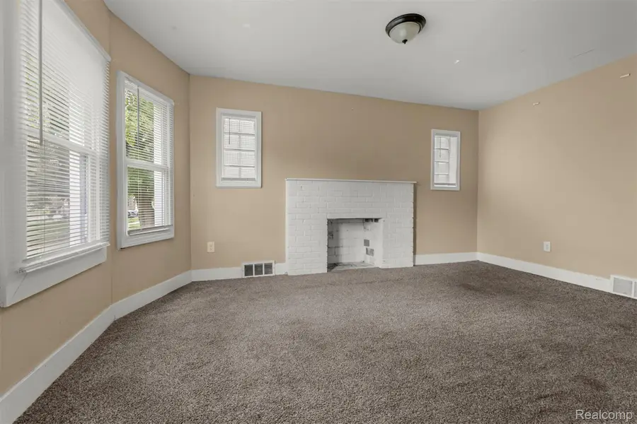 19586 Strasburg Street, Detroit, MI 48205 - #3