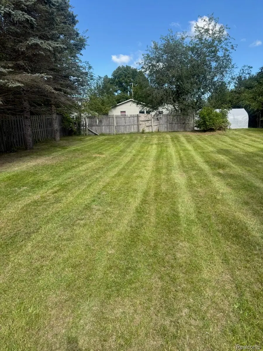 3272 Kissner Avenue, Flint, MI 48504 - #2