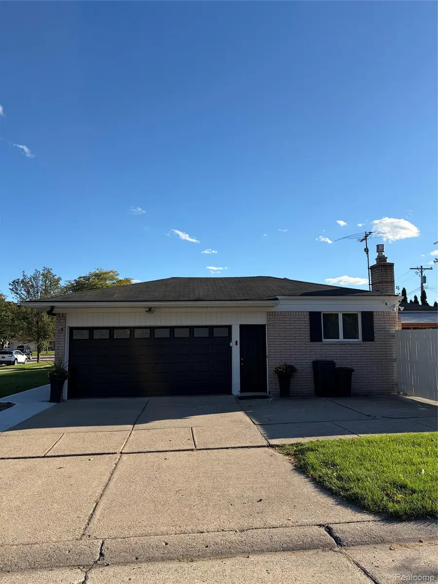 2655 Clayton Drive, Troy, MI 48083 - #3