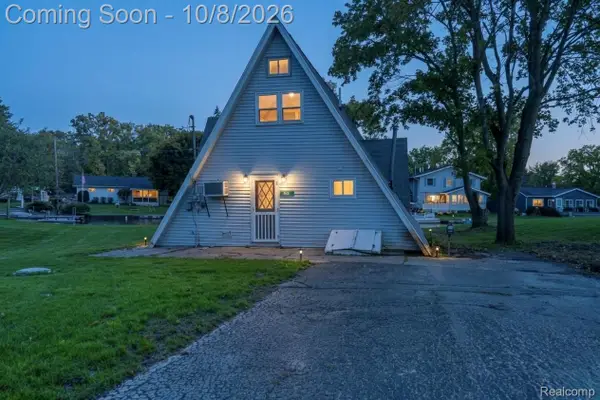 806 Oak Hills Drive, Brooklyn, MI 49230