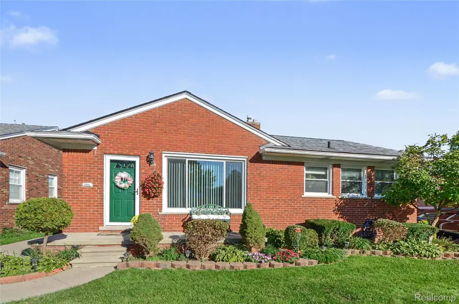 21750 Schroeder Avenue, Eastpointe, MI 48021 - #2