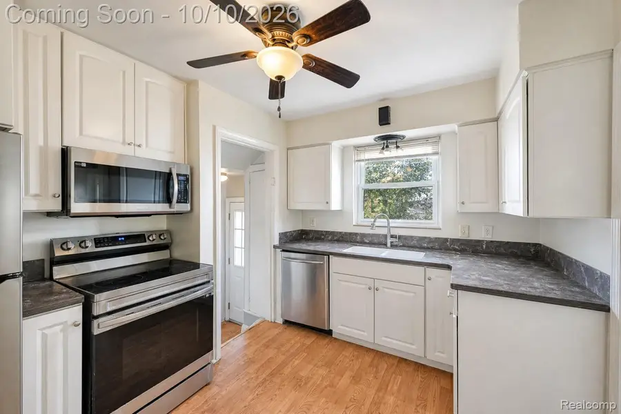 22010 Colony Street, Saint Clair Shores, MI 48080 - #2