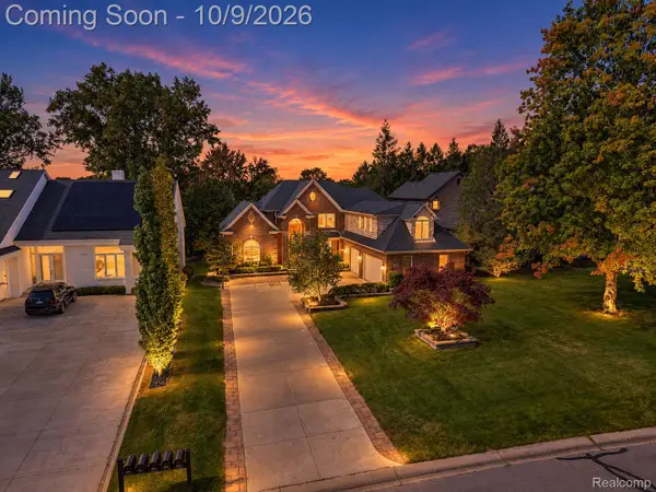 1347 Forest Bay Drive, Waterford, MI 48328
