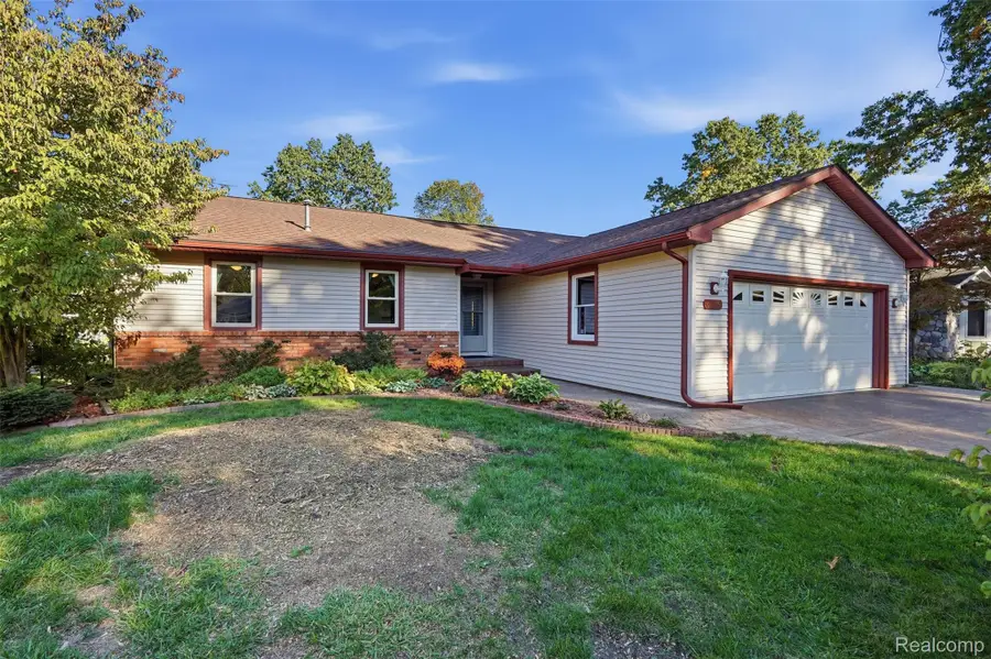 6249 Baldwin Circle, Brighton, MI 48116 - #3