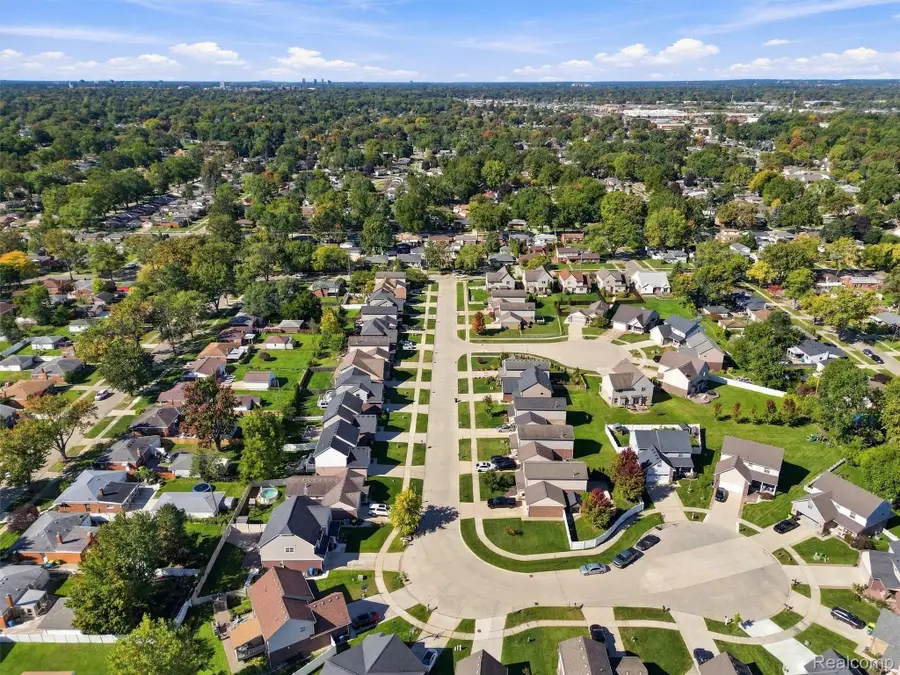 1656 Harvard Drive, Madison Heights, MI 48071 - #2