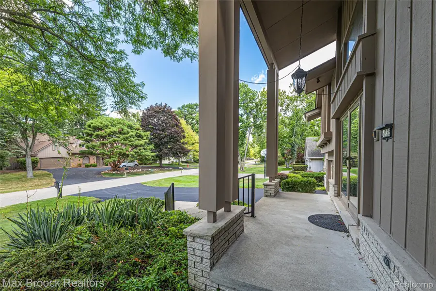 3265 Bloomfield Shore Drive, West Bloomfield, MI 48323 - #2