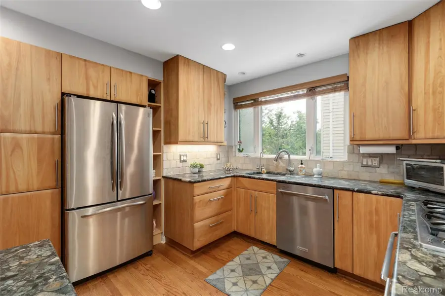 10504 Borgman Avenue, Huntington Woods, MI 48070 - #2