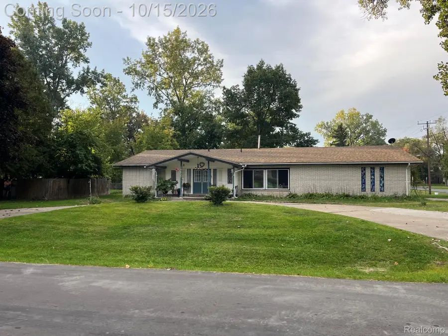 19655 Saxton Avenue, Southfield, MI 48075 - #2