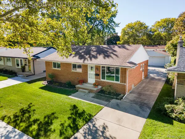 369 N Chocolay Avenue, Clawson, MI 48017