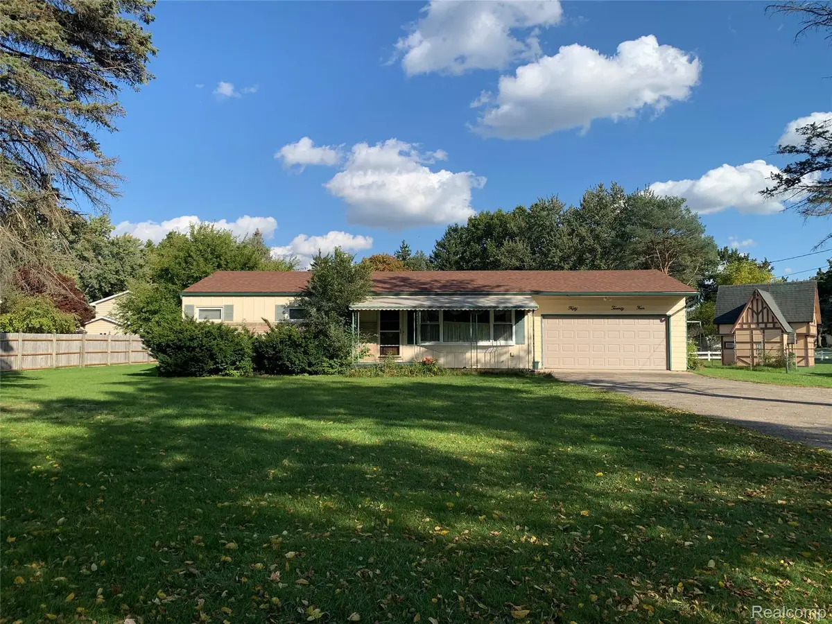 5224 N Mckinley Road, Flushing, MI 48433 - #1