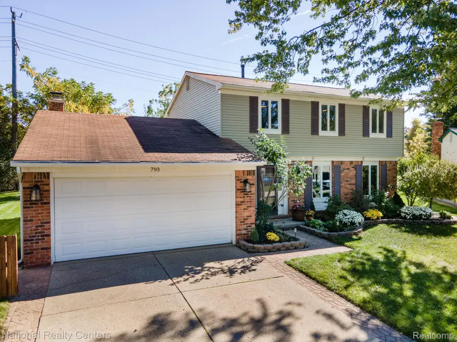 793 Dressler Lane, Rochester Hills, MI 48307 - #2