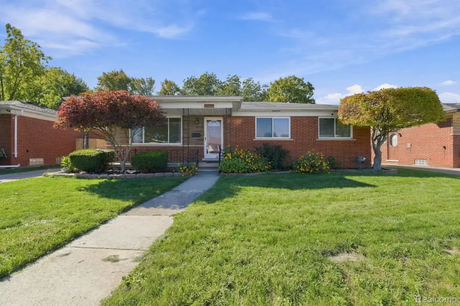 28359 Los Olas Drive, Warren, MI 48093 - #2