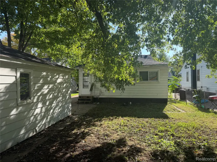 18949 Washtenaw Street, Harper Woods, MI 48225 - #3