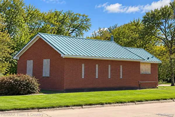 5078 M L King Avenue, Flint, MI 48505