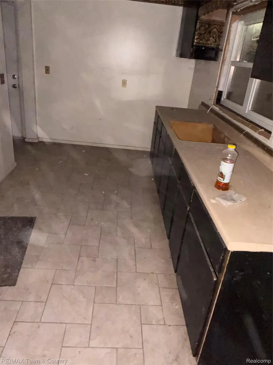 5078 M L King Avenue, Flint, MI 48505 - #3