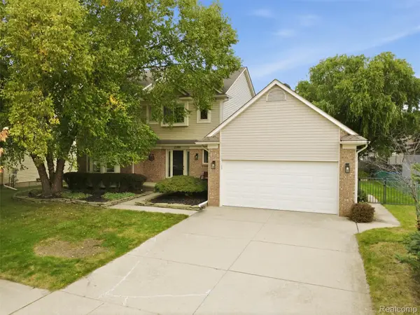 22419 Streamside Drive, Macomb, MI 48044