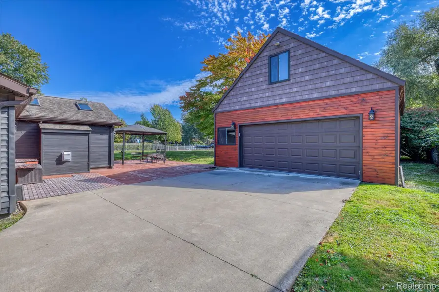 25800 N North River Road, Harrison, MI 48045 - #2