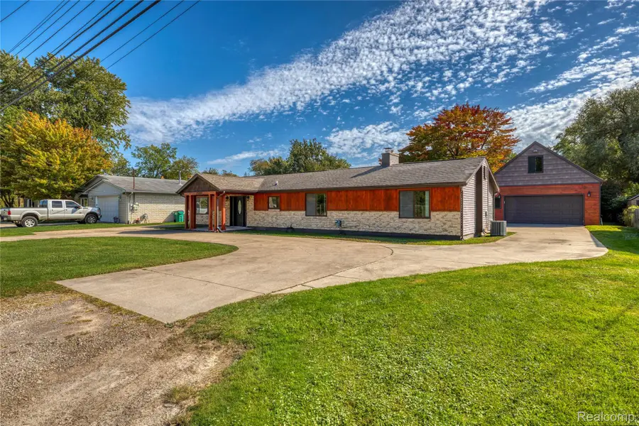 25800 N North River Road, Harrison, MI 48045 - #3