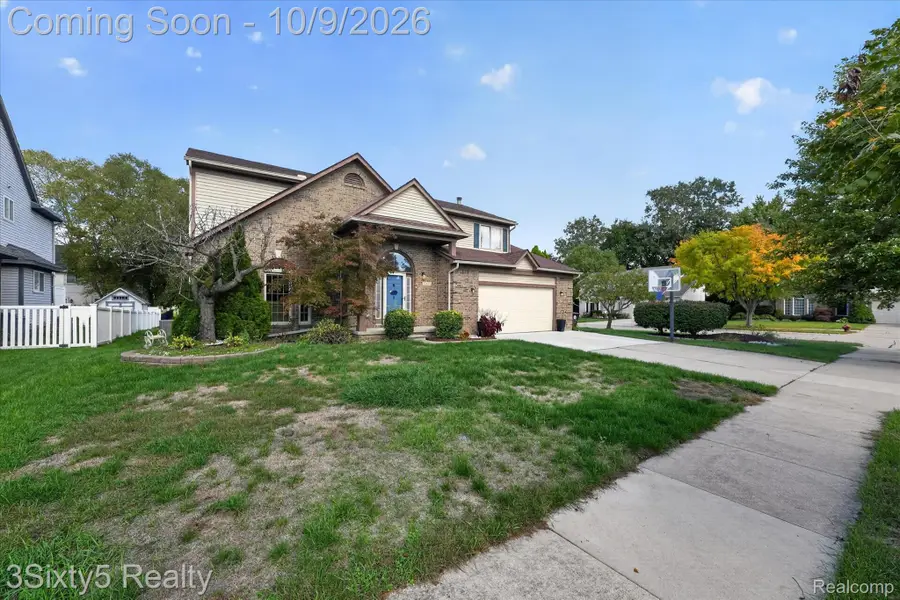 27832 Meadowbrooke Avenue, Livonia, MI 48154 - #2