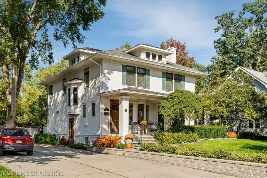 18 Kenberton Drive, Pleasant Ridge, MI 48069 - #2