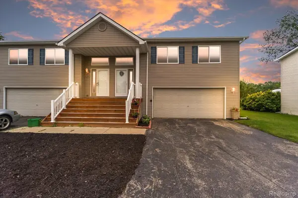 1116 Lakeview Circle, GrandBlanc, MI 48439