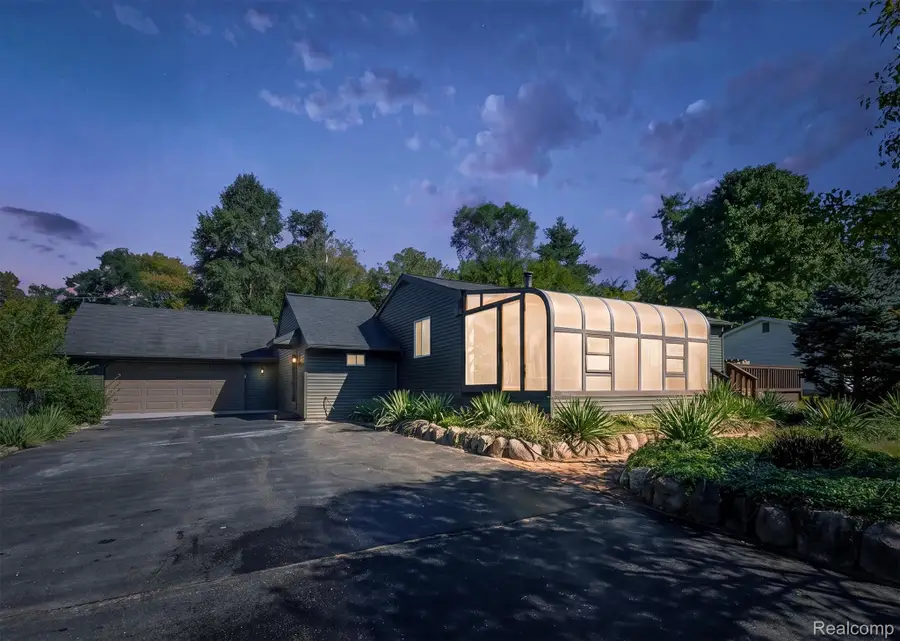 9376 Brucedale Drive, Clarkston, MI 48346 - #2