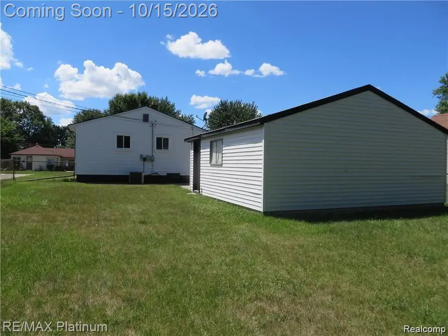 15148 Garden Street, Livonia, MI 48154 - #3