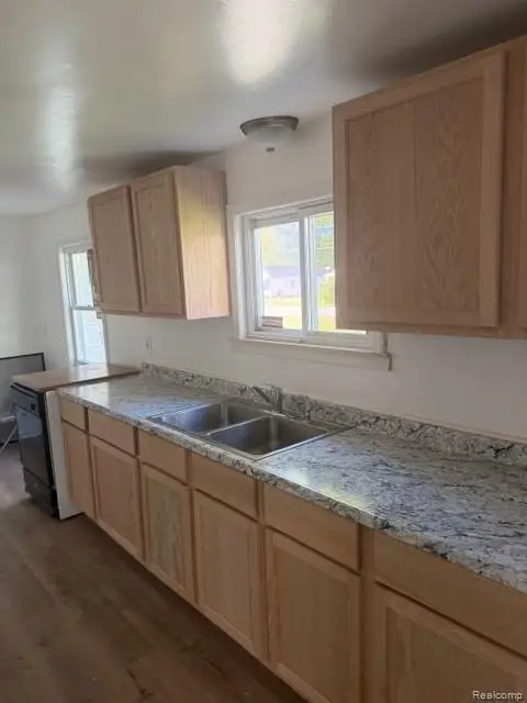 4044 Leith Street, Burton, MI 48509 - #2