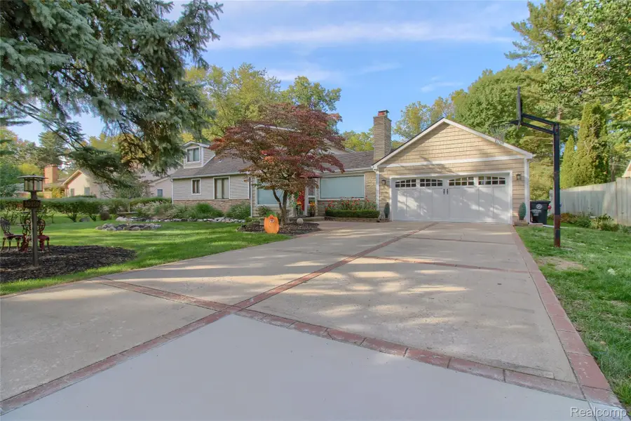 30450 Wentworth Street, Livonia, MI 48154 - #3