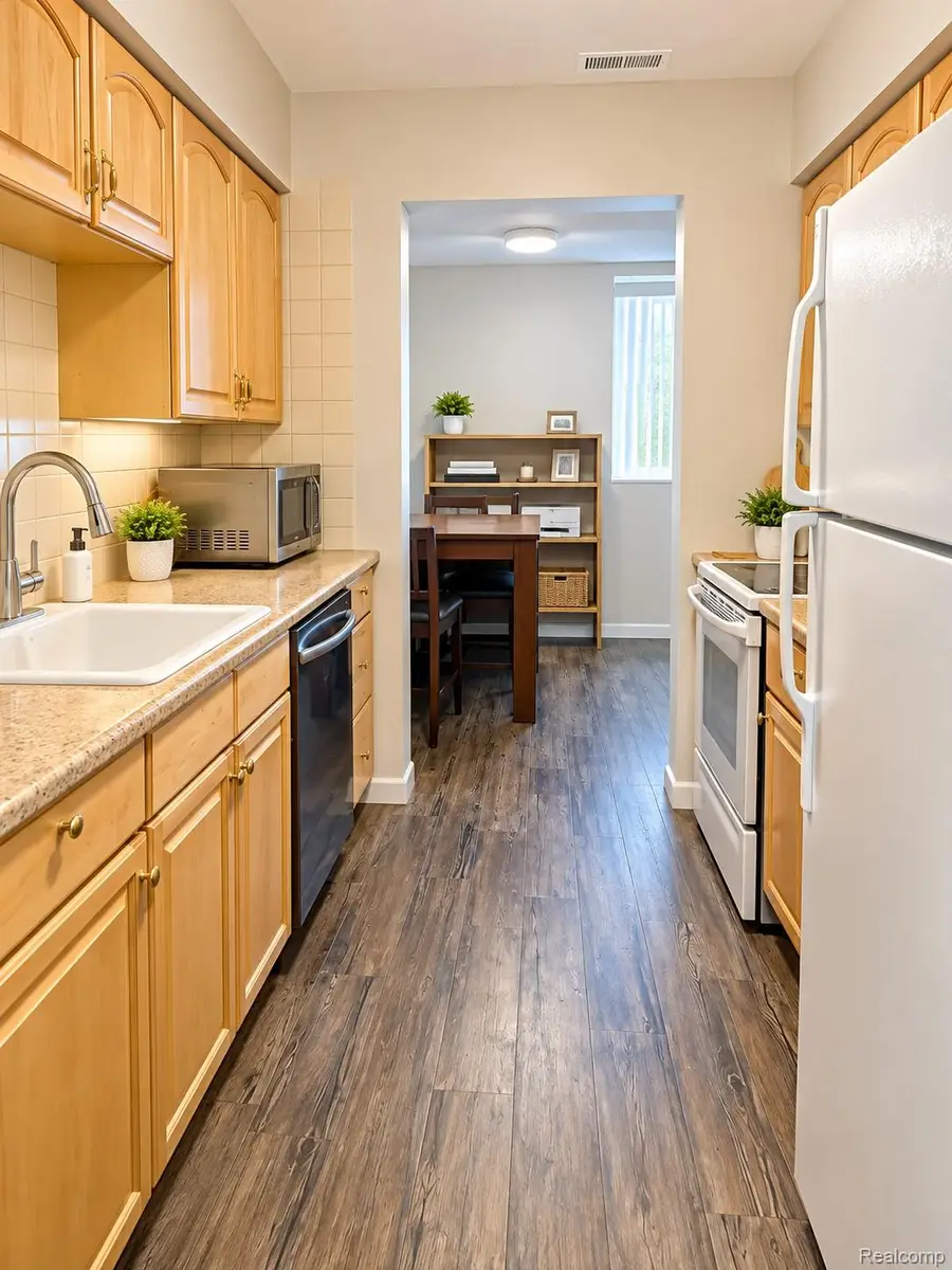 30042 W 12 Mile Road #50, Farmington Hills, MI 48334 - #2