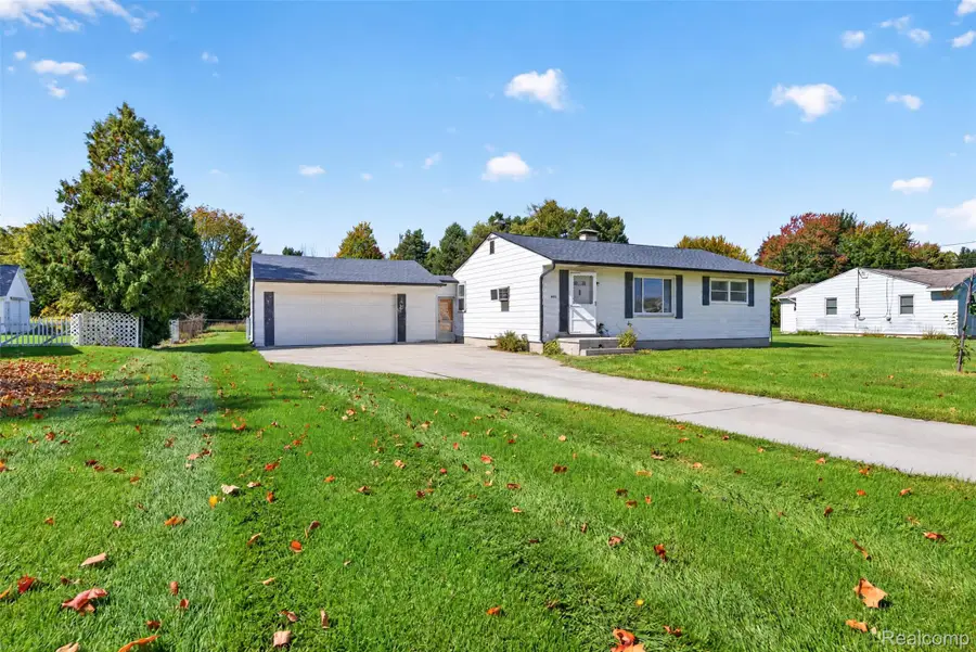 5072 Mobile Drive, Flint, MI 48507 - #2