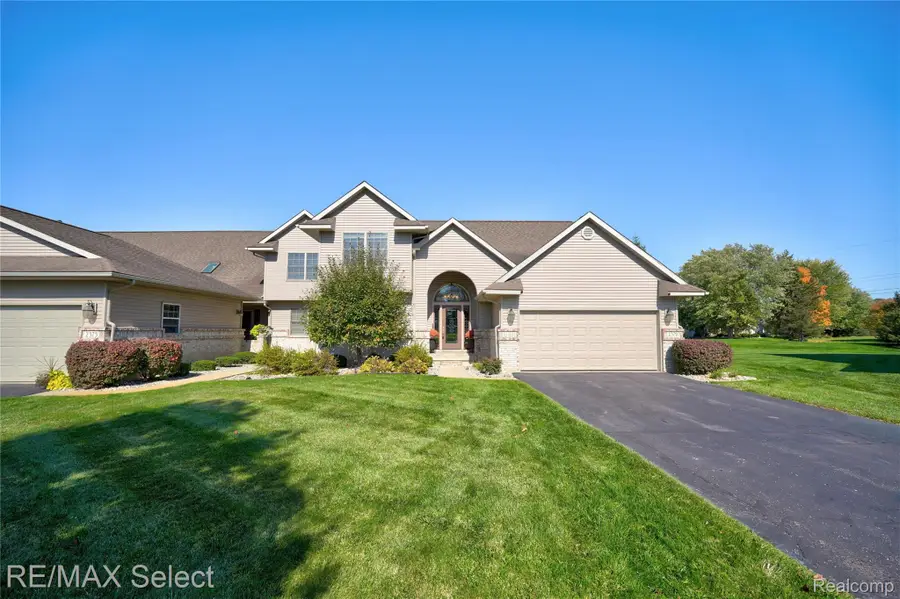 2379 Crossings Circle, Davison, MI 48423 - #2