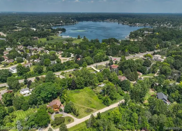 3104 Spring Street, WestBloomfield, MI 48322
