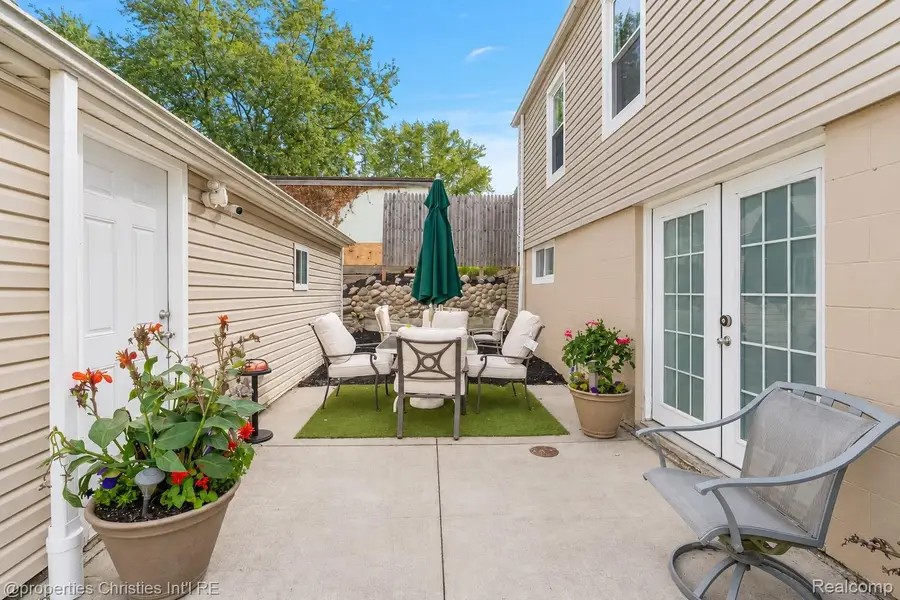 1566 Joslyn Avenue, Pontiac, MI 48340 - #2