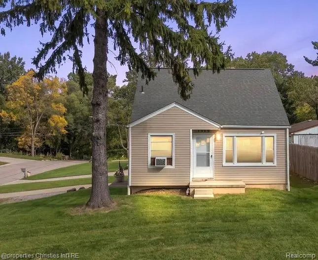 1566 Joslyn Avenue, Pontiac, MI 48340 - #3