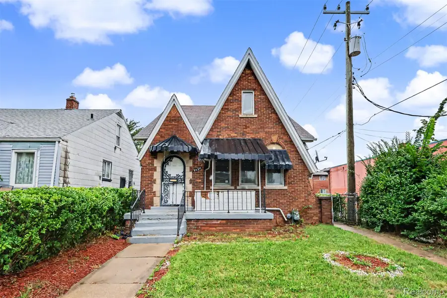 8026 Lauder Street, Detroit, MI 48228 - #2