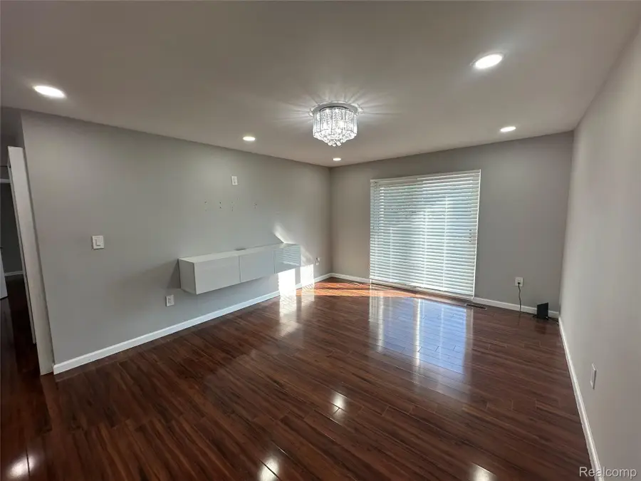 11810 15 Mile Road #10, Sterling Heights, MI 48312 - #3