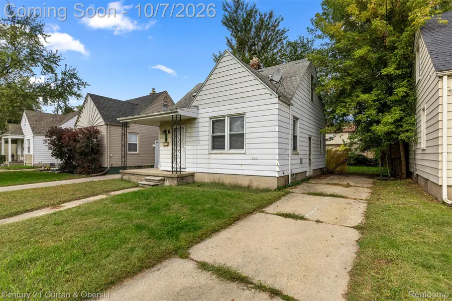 26016 Pennie Street, Dearborn Heights, MI 48125 - #3