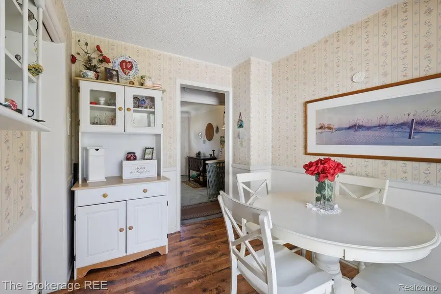 613 E Atherton Road, Flint, MI 48507 - #2