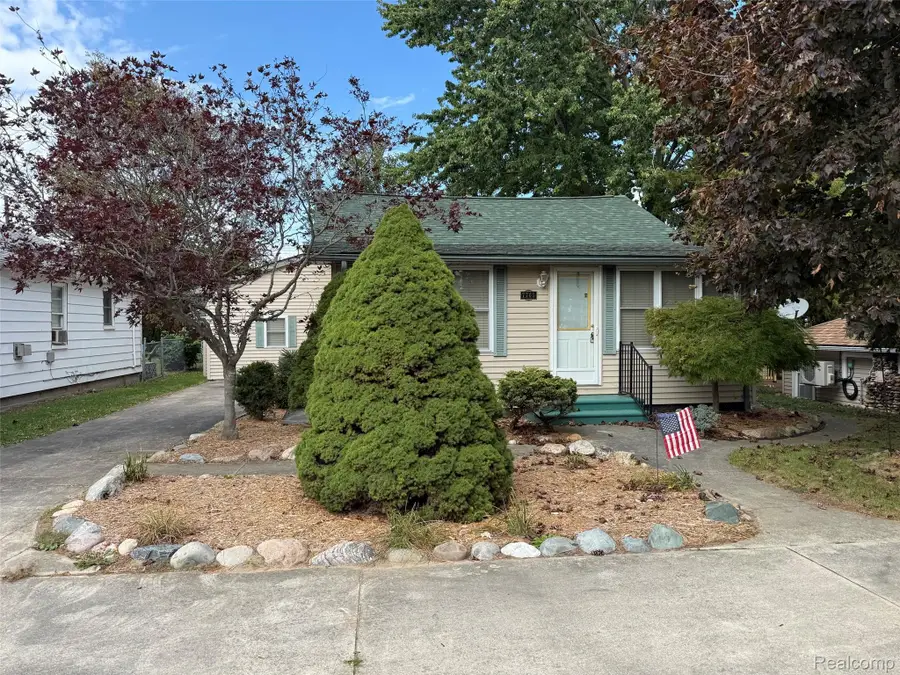 7765 Eden Court, Lexington, MI 48450 - #2